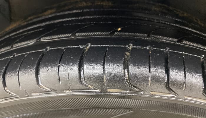 2014 Hyundai Verna FLUIDIC 1.4 VTVT CX, Petrol, Manual, 85,469 km, Left Front Tyre Tread