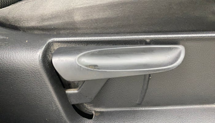 2016 Volkswagen Vento COMFORTLINE 1.6, Petrol, Manual, 57,055 km, Driver Side Adjustment Panel