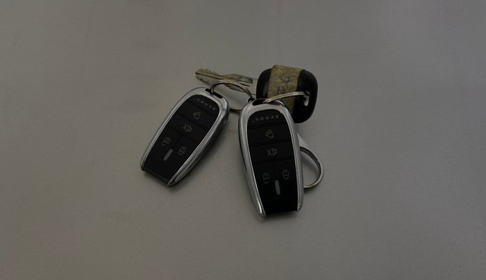 2023 Maruti Celerio VXI CNG, CNG, Manual, 90,441 km, Key Close Up