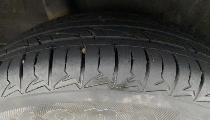 2014 Honda Brio S MT, Petrol, Manual, 58,008 km, Right Rear Tyre Tread