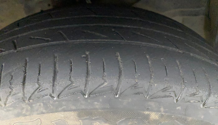 2014 Honda Brio S MT, Petrol, Manual, 58,008 km, Right Front Tyre Tread