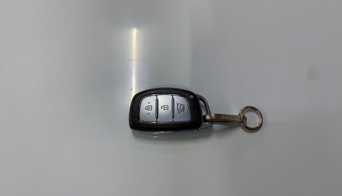 2017 Hyundai Creta SX PLUS 1.6 PETROL, Petrol, Manual, 85,967 km, Key Close Up