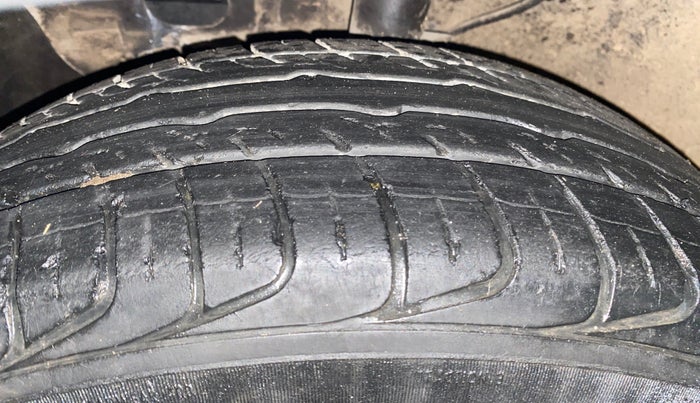 2017 Hyundai Creta SX PLUS 1.6 PETROL, Petrol, Manual, 85,967 km, Left Front Tyre Tread