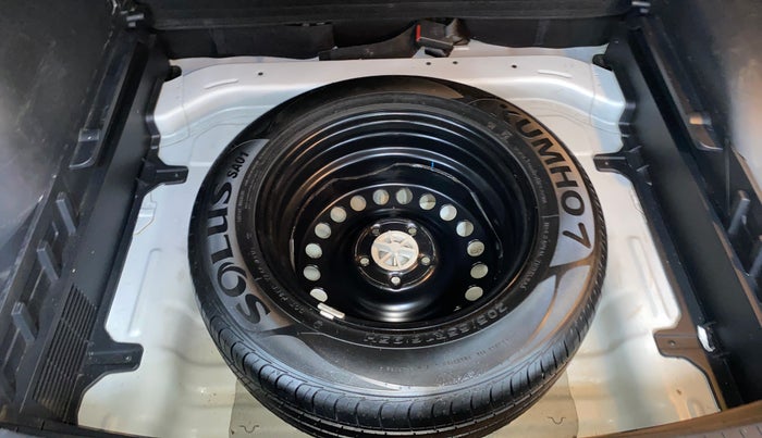 2017 Hyundai Creta SX PLUS 1.6 PETROL, Petrol, Manual, 85,967 km, Spare Tyre