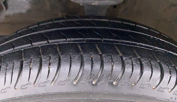 2020 Maruti S PRESSO VXI PLUS, Petrol, Manual, 25,899 km, Left Front Tyre Tread