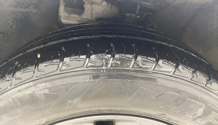2020 Hyundai Elite i20 SPORTZ PLUS 1.2, Petrol, Manual, 76,961 km, Left Front Tyre Tread