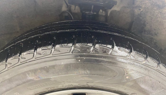 2020 Hyundai Elite i20 SPORTZ PLUS 1.2, Petrol, Manual, 76,961 km, Right Front Tyre Tread