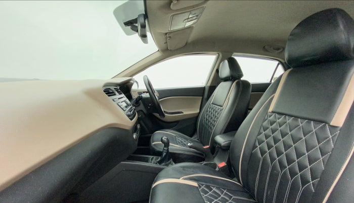 2015 Hyundai Elite i20 SPORTZ 1.2, Petrol, Manual, 32,967 km, Right Side Front Door Cabin