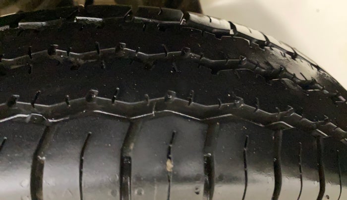 2025 Maruti Eeco 5 STR AC, Petrol, Manual, 2,448 km, Left Rear Tyre Tread