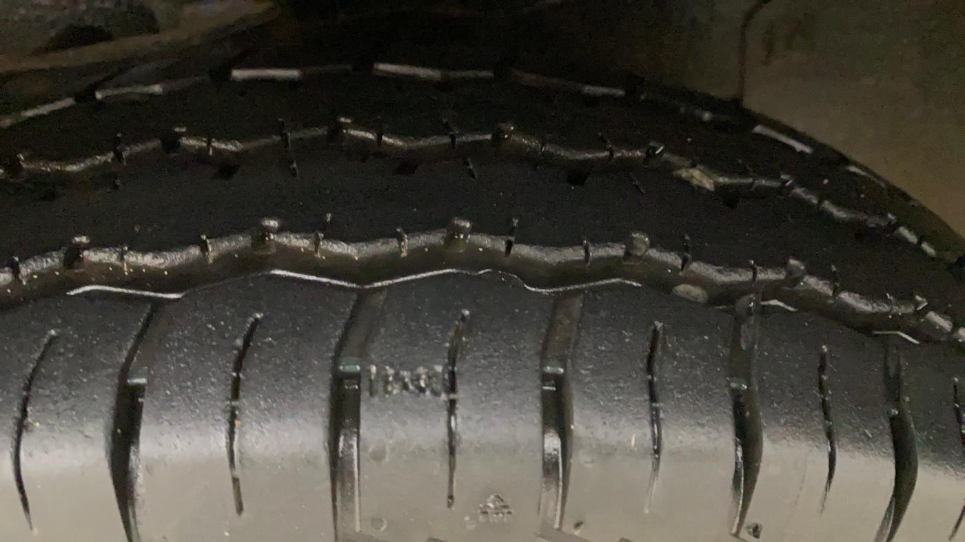 2025 Maruti Eeco 5 STR AC, Petrol, Manual, 2,448 km, Left Front Tyre Tread