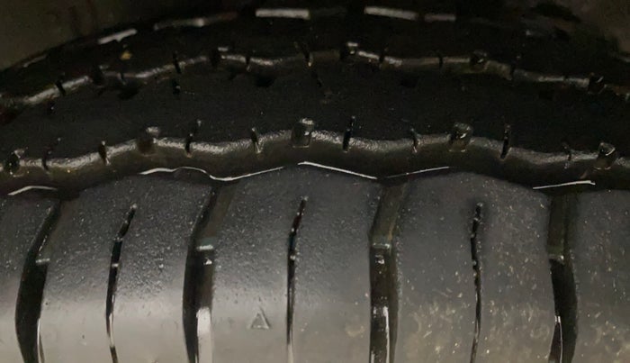 2025 Maruti Eeco 5 STR AC, Petrol, Manual, 2,448 km, Right Front Tyre Tread