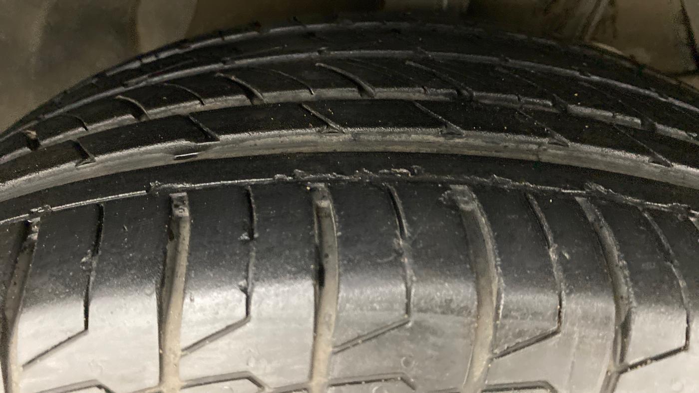 2021 Maruti S Cross ALPHA AT SMART HYBRID, Petrol, Automatic, 10,781 km, Right Front Tyre Tread