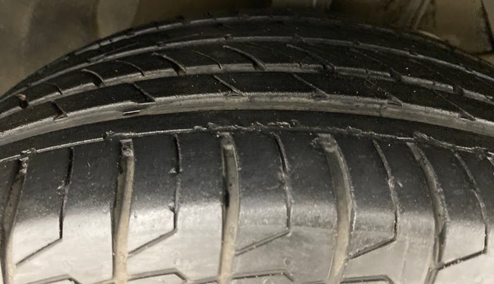 2021 Maruti S Cross ALPHA AT SMART HYBRID, Petrol, Automatic, 10,781 km, Right Front Tyre Tread