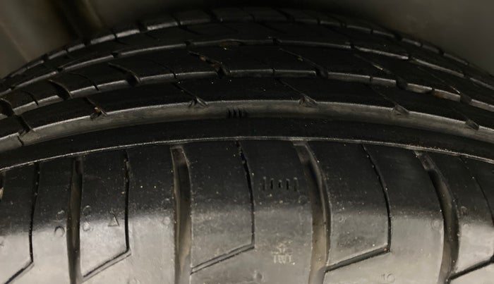 2021 Maruti S Cross ALPHA AT SMART HYBRID, Petrol, Automatic, 10,781 km, Right Rear Tyre Tread