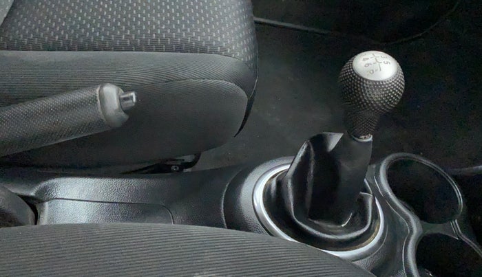 2016 Honda BR-V 1.5L I-VTEC S, Petrol, Manual, 96,456 km, Gear Lever