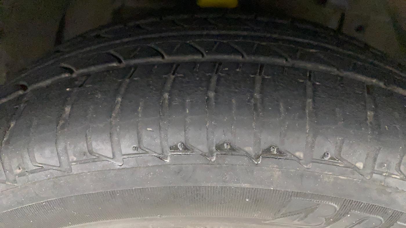 2016 Tata Zest XT PETROL, Petrol, Manual, 82,161 km, Right Rear Tyre Tread