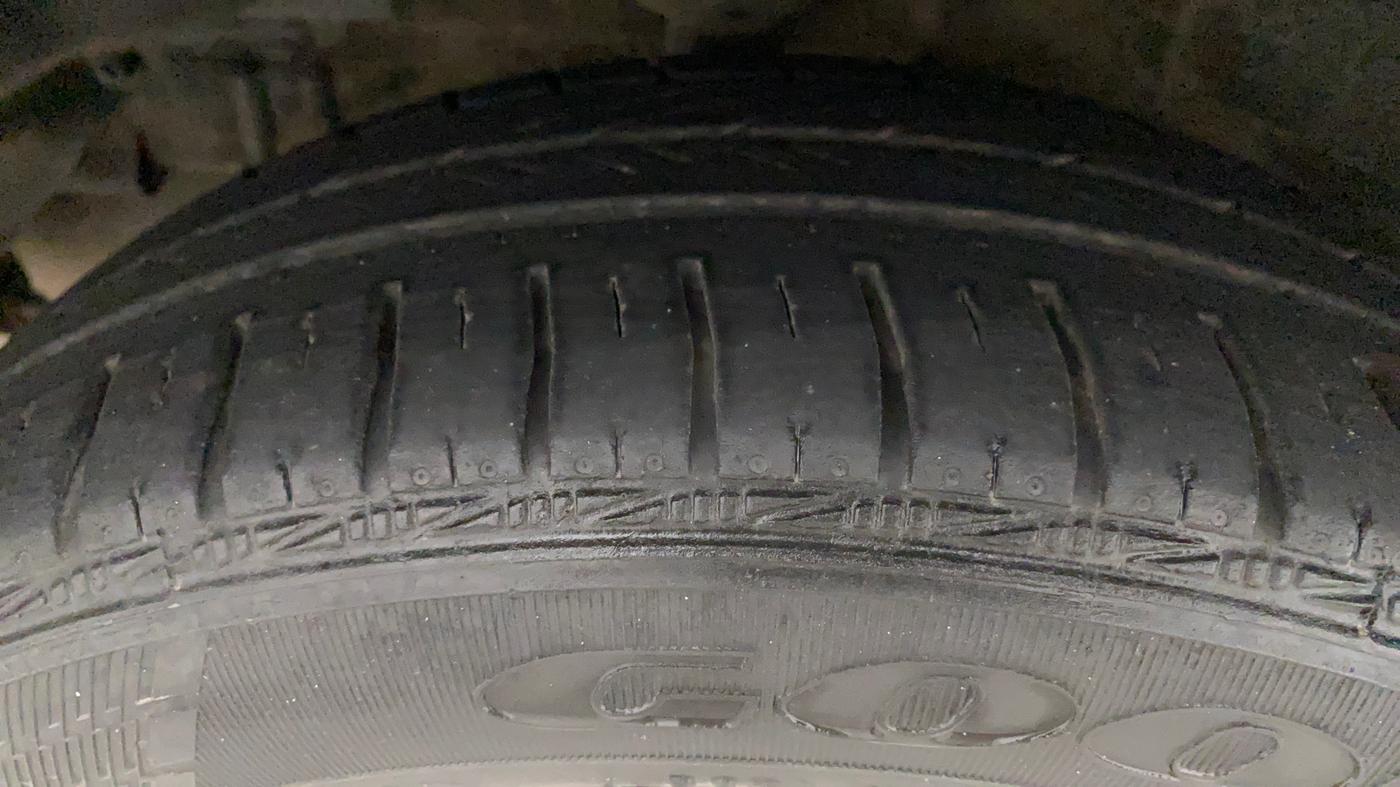 2016 Tata Zest XT PETROL, Petrol, Manual, 82,161 km, Right Front Tyre Tread