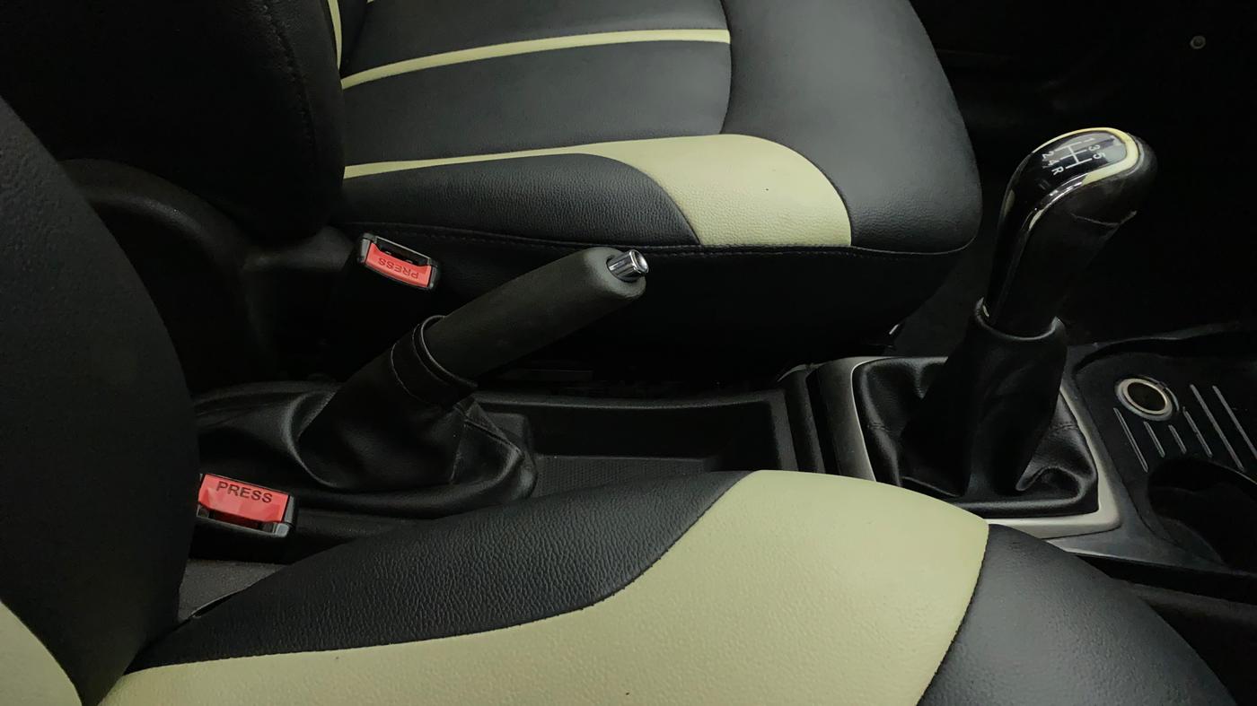 2016 Tata Zest XT PETROL, Petrol, Manual, 82,161 km, Gear Lever