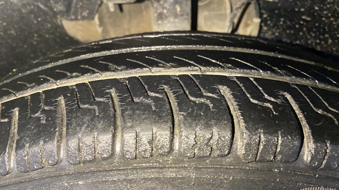 2016 Tata Tiago XZ PETROL, Petrol, Manual, 68,382 km, Right Front Tyre Tread