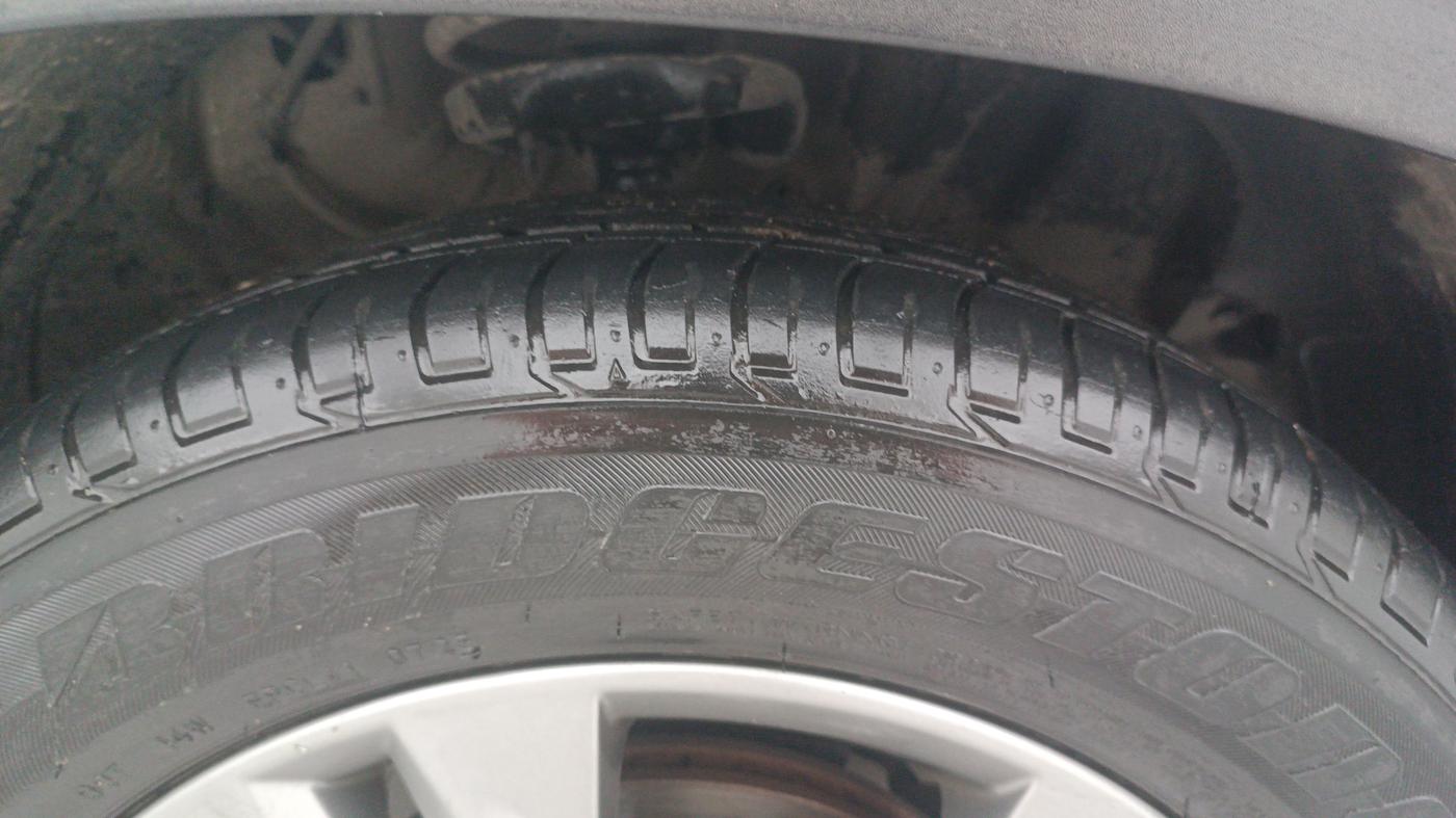 2021 KIA SELTOS HTX PLUS AT1.5 DIESEL, Diesel, Automatic, 1,17,539 km, Right Front Tyre Tread