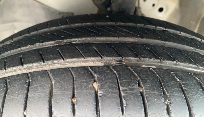 2014 Honda Amaze 1.2L I-VTEC E, Petrol, Manual, 64,013 km, Left Front Tyre Tread