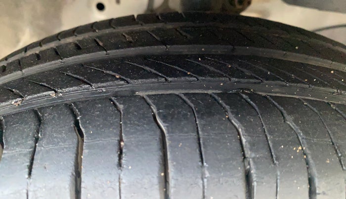 2014 Honda Amaze 1.2L I-VTEC E, Petrol, Manual, 64,013 km, Right Front Tyre Tread