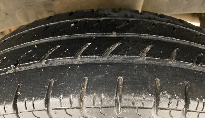 2016 Renault Kwid RXT Opt, Petrol, Manual, 39,669 km, Left Rear Tyre Tread