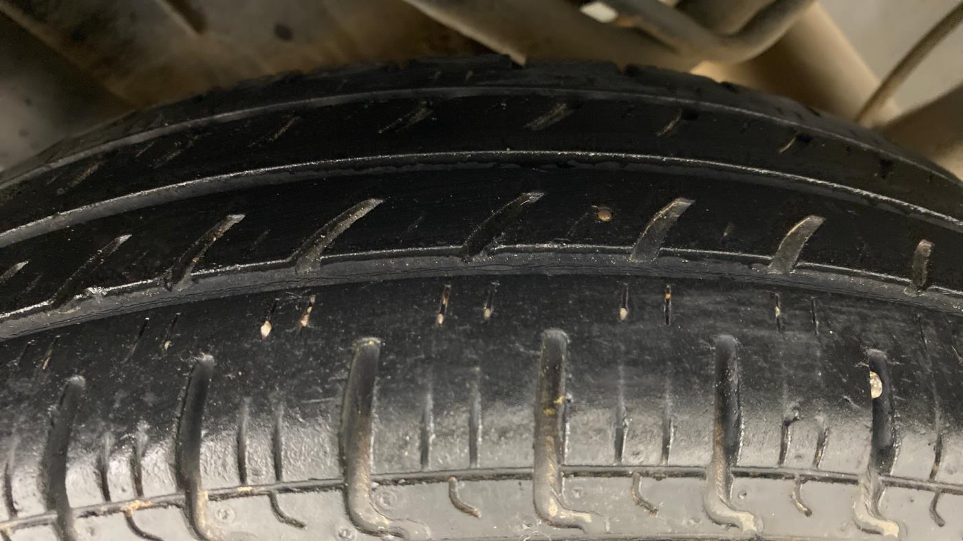 2016 Renault Kwid RXT Opt, Petrol, Manual, 39,669 km, Right Rear Tyre Tread
