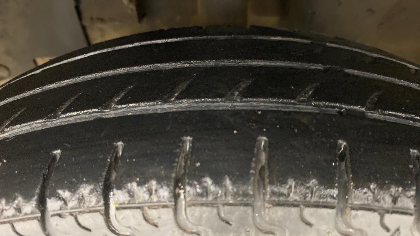 2016 Renault Kwid RXT Opt, Petrol, Manual, 39,669 km, Left Front Tyre Tread