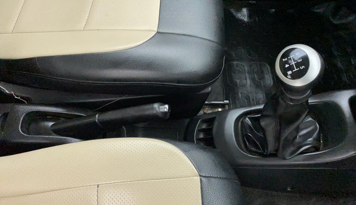 2017 Maruti Wagon R 1.0 VXI, Petrol, Manual, 25,082 km, Gear Lever