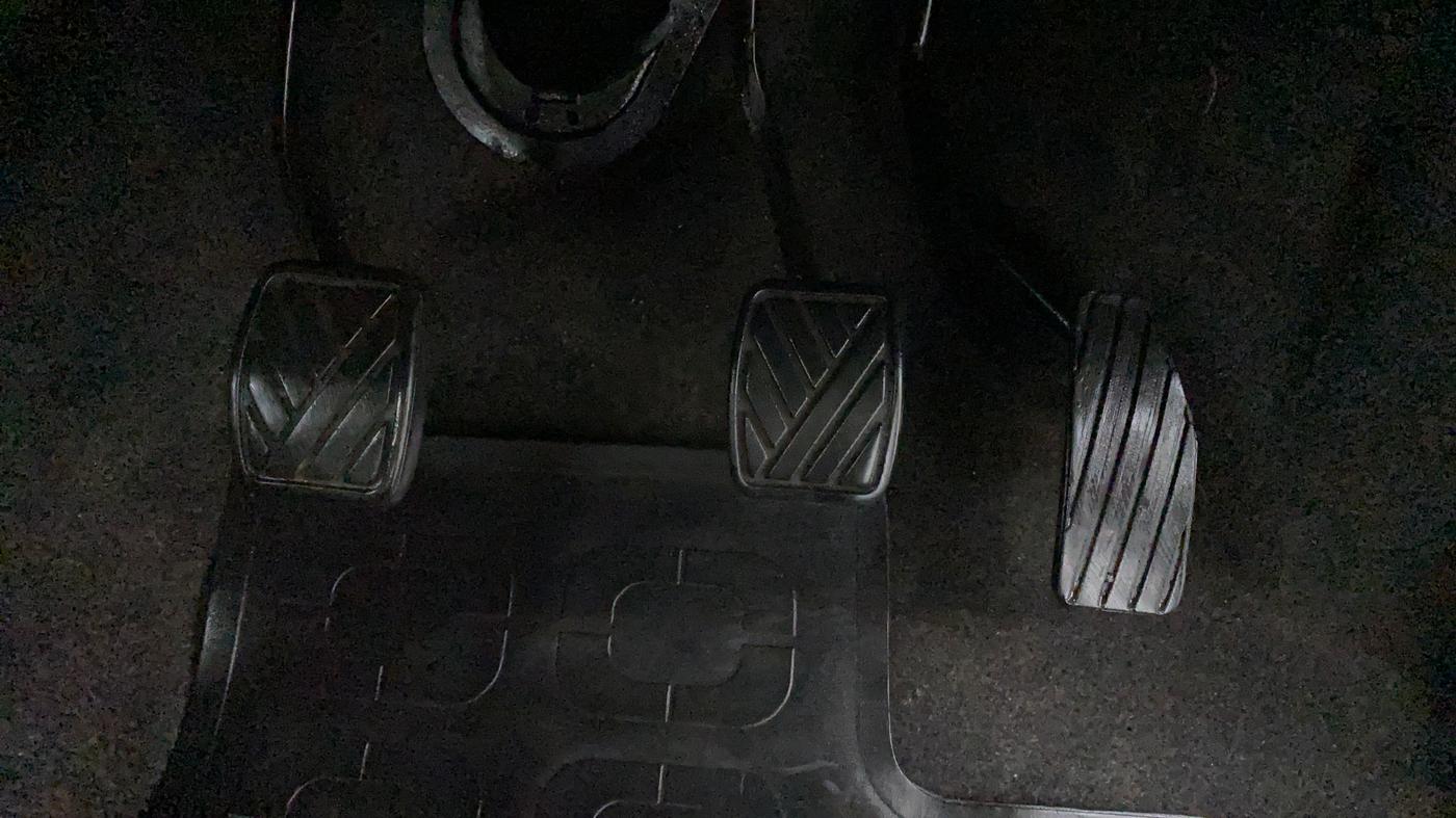 2017 Maruti Wagon R 1.0 VXI, Petrol, Manual, 25,082 km, Pedals