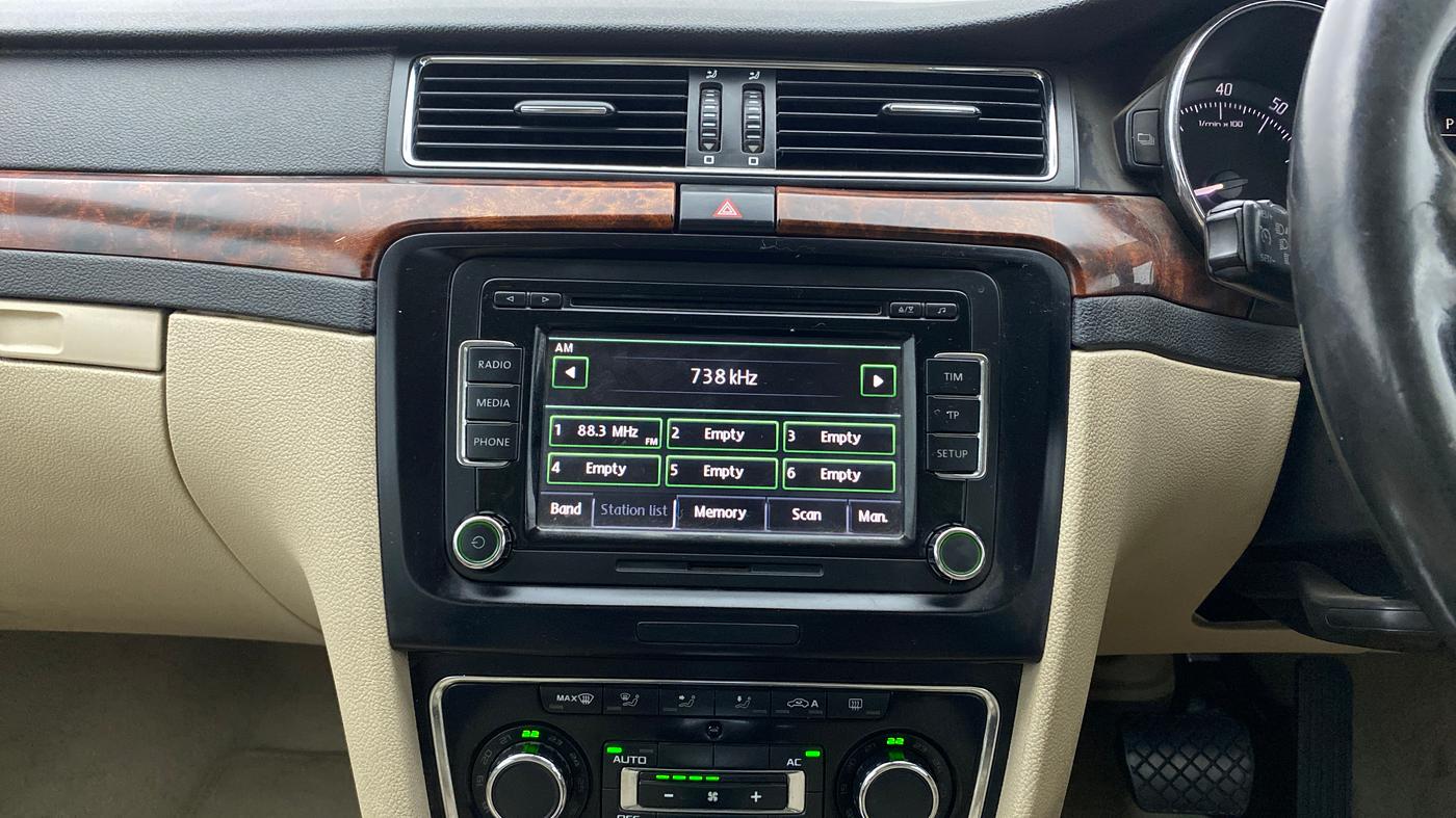 2010 Skoda Superb ELEGANCE 1.8 TSI AT, Petrol, Automatic, 77,287 km, Air Conditioner
