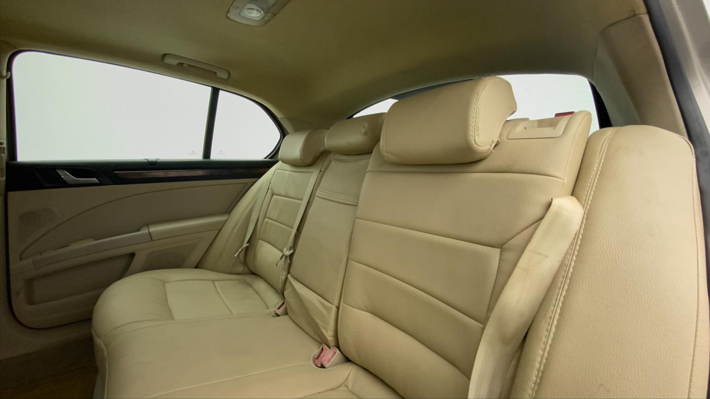 2010 Skoda Superb ELEGANCE 1.8 TSI AT, Petrol, Automatic, 77,287 km, Right Side Rear Door Cabin