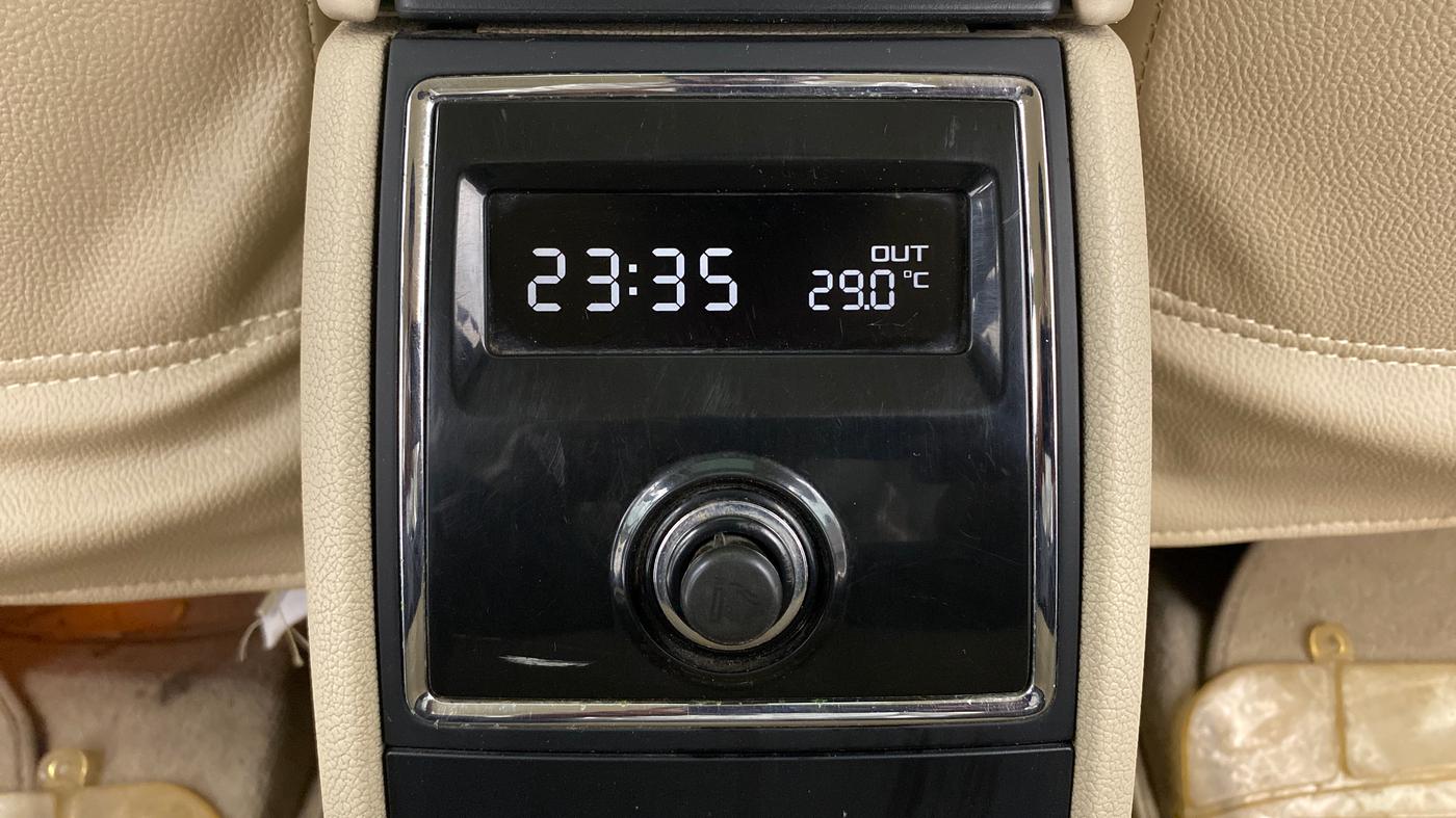 2010 Skoda Superb ELEGANCE 1.8 TSI AT, Petrol, Automatic, 77,287 km, Rear AC Temperature Control