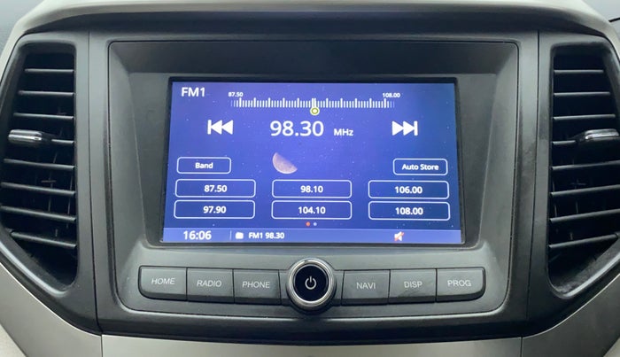 2020 Mahindra XUV300 1.2 W6 MT, Petrol, Manual, 30,356 km, Infotainment System