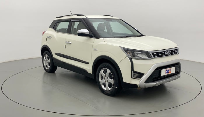 2020 Mahindra XUV300 1.2 W6 MT, Petrol, Manual, 30,356 km, Right Front Diagonal