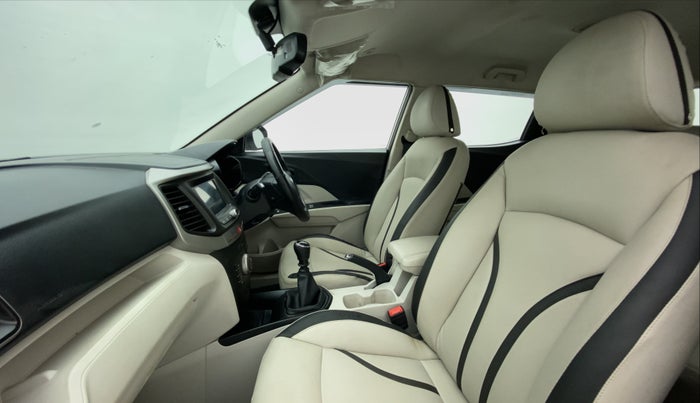 2020 Mahindra XUV300 1.2 W6 MT, Petrol, Manual, 30,356 km, Right Side Front Door Cabin