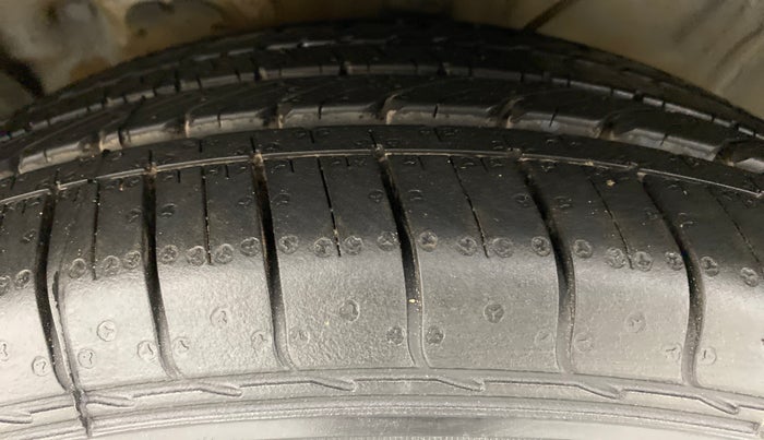 2019 Hyundai Creta SX AT 1.6 DIESEL, Diesel, Automatic, 81,128 km, Left Front Tyre Tread