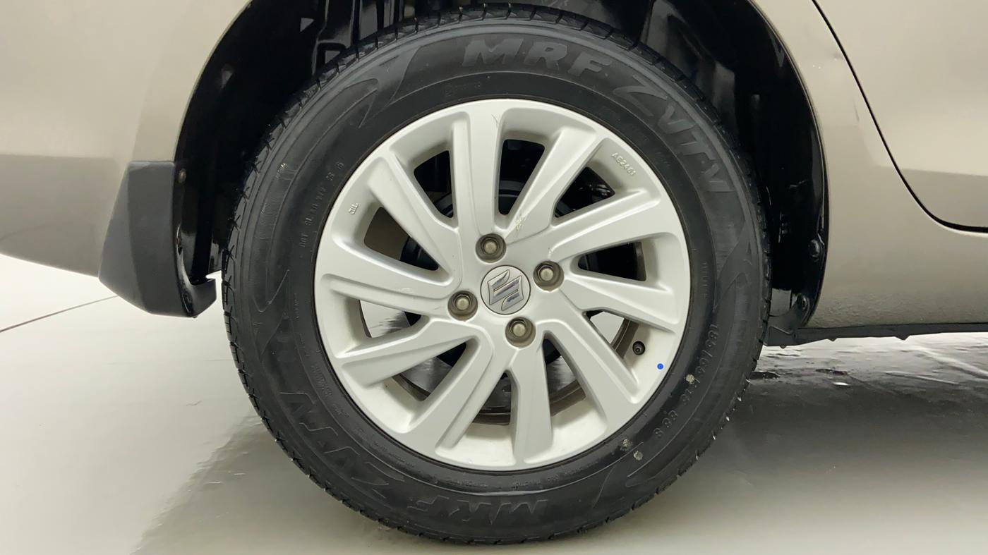 2015 Maruti Swift Dzire ZDI, Diesel, Manual, 13,467 km, Right Rear Wheel