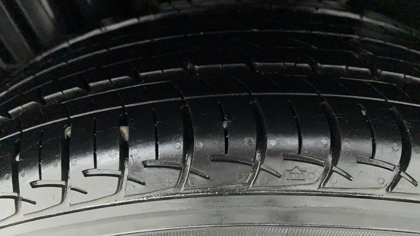 2015 Maruti Swift Dzire ZDI, Diesel, Manual, 13,467 km, Right Rear Tyre Tread