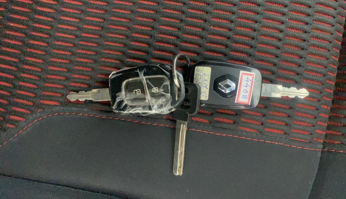 2017 Renault Duster RXS CVT, Petrol, Automatic, 23,458 km, Key Close Up