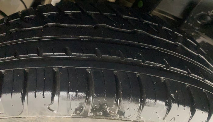 2017 Renault Duster RXS CVT, Petrol, Automatic, 23,458 km, Left Rear Tyre Tread