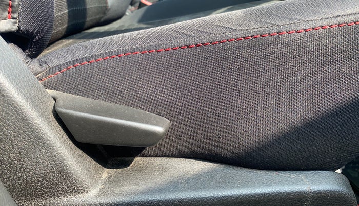 2017 Renault Duster RXS CVT, Petrol, Automatic, 23,458 km, Driver Side Adjustment Panel