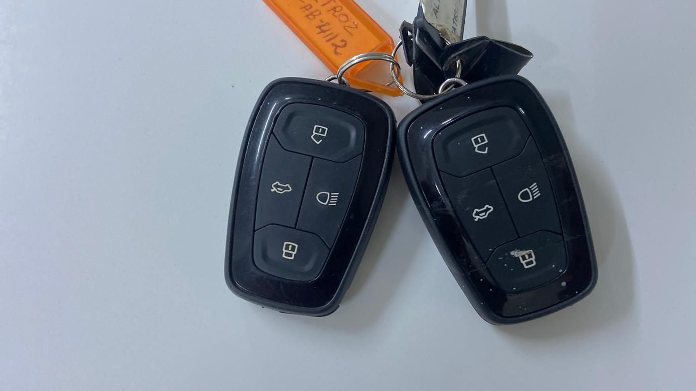 2022 Tata ALTROZ XZ PETROL, Petrol, Manual, 75,069 km, Key Close Up