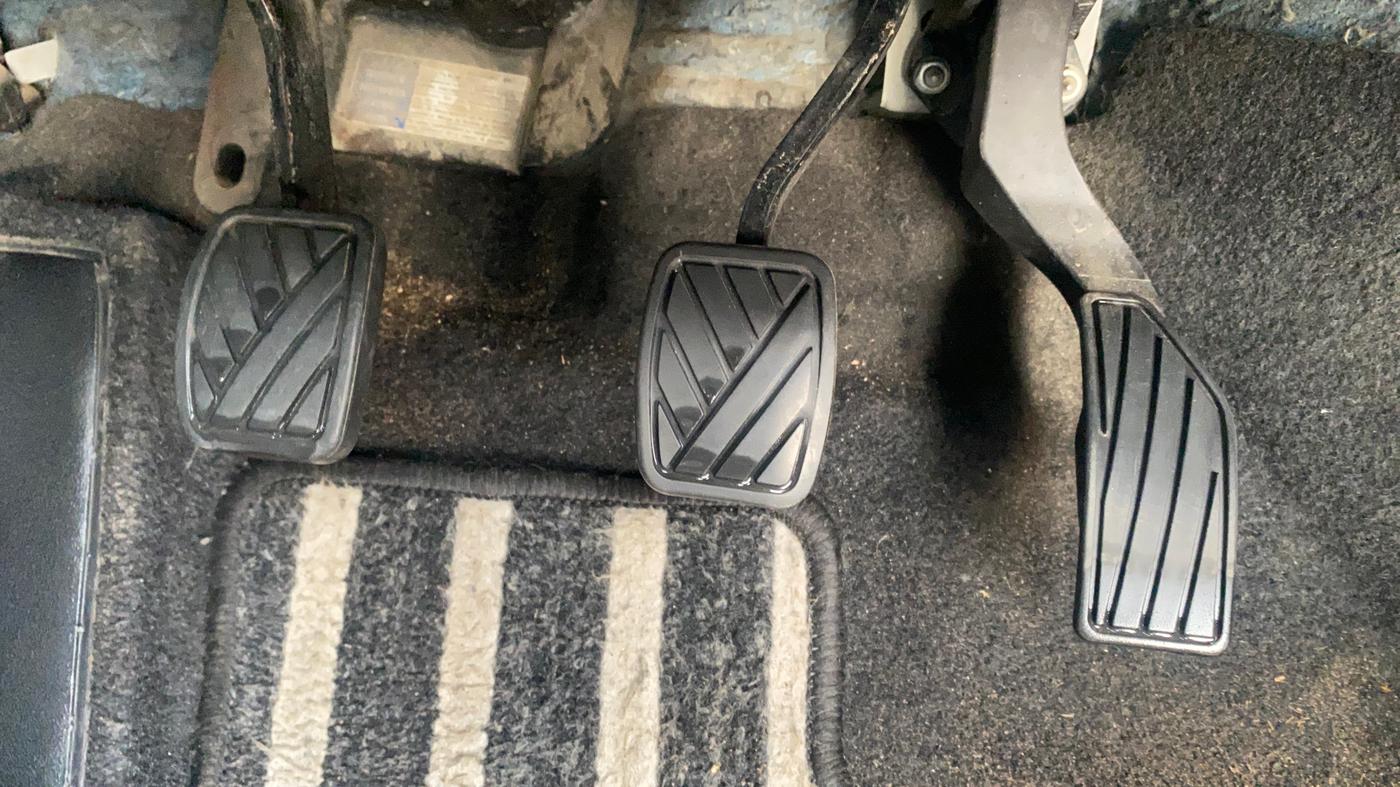 2022 Maruti S Cross ALPHA 1.5, Petrol, Manual, 47,989 km, Pedals