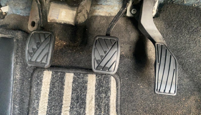 2022 Maruti S Cross ALPHA 1.5, Petrol, Manual, 47,877 km, Pedals