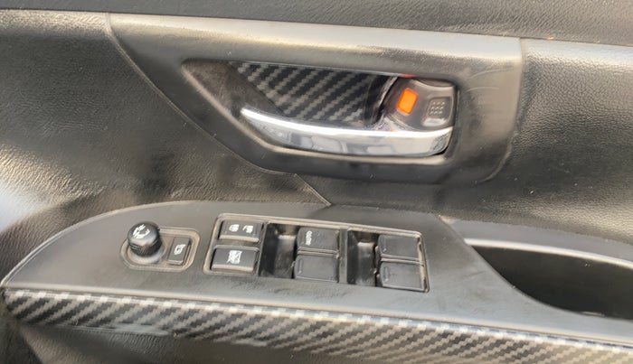 2022 Maruti S Cross ALPHA 1.5, Petrol, Manual, 47,877 km, Driver Side Door Panels Control