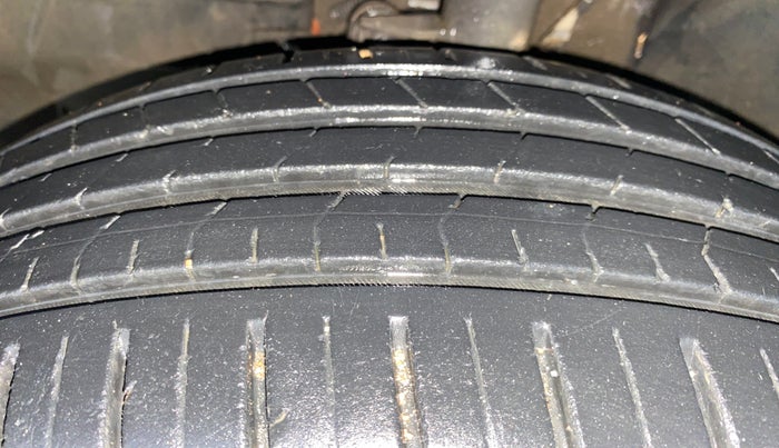 2023 Tata PUNCH CREATIVE  MT, Petrol, Manual, 28,354 km, Left Front Tyre Tread