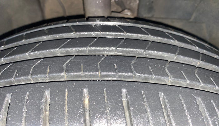 2023 Tata PUNCH CREATIVE  MT, Petrol, Manual, 28,354 km, Right Front Tyre Tread