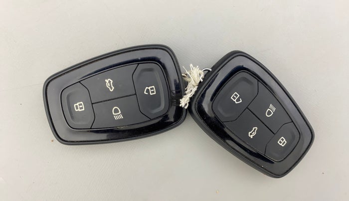 2023 Tata PUNCH CREATIVE  MT, Petrol, Manual, 28,354 km, Key Close Up